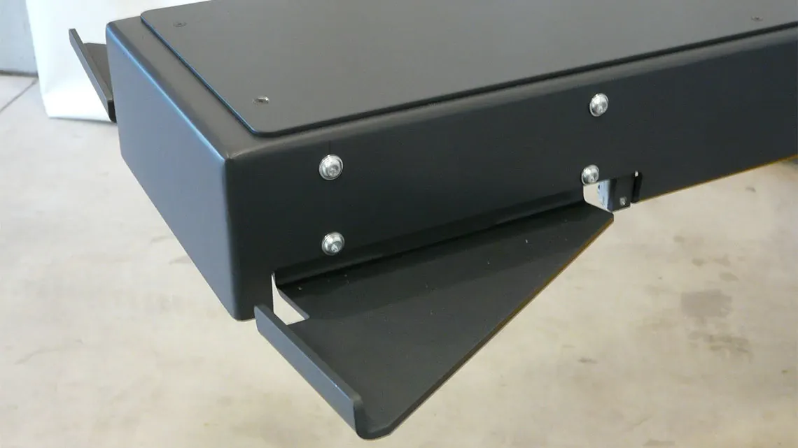 Foi în formă de aripă pivotantă