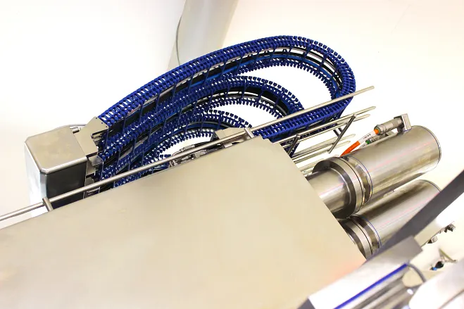 FDA-Compliant Bearings, Cable Carriers, Linear Guides & More | igus®