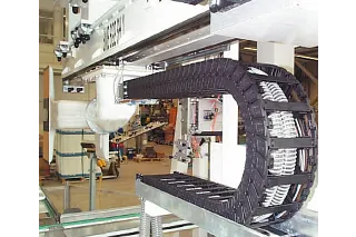 Porte-câbles E6 sur robot d'extraction