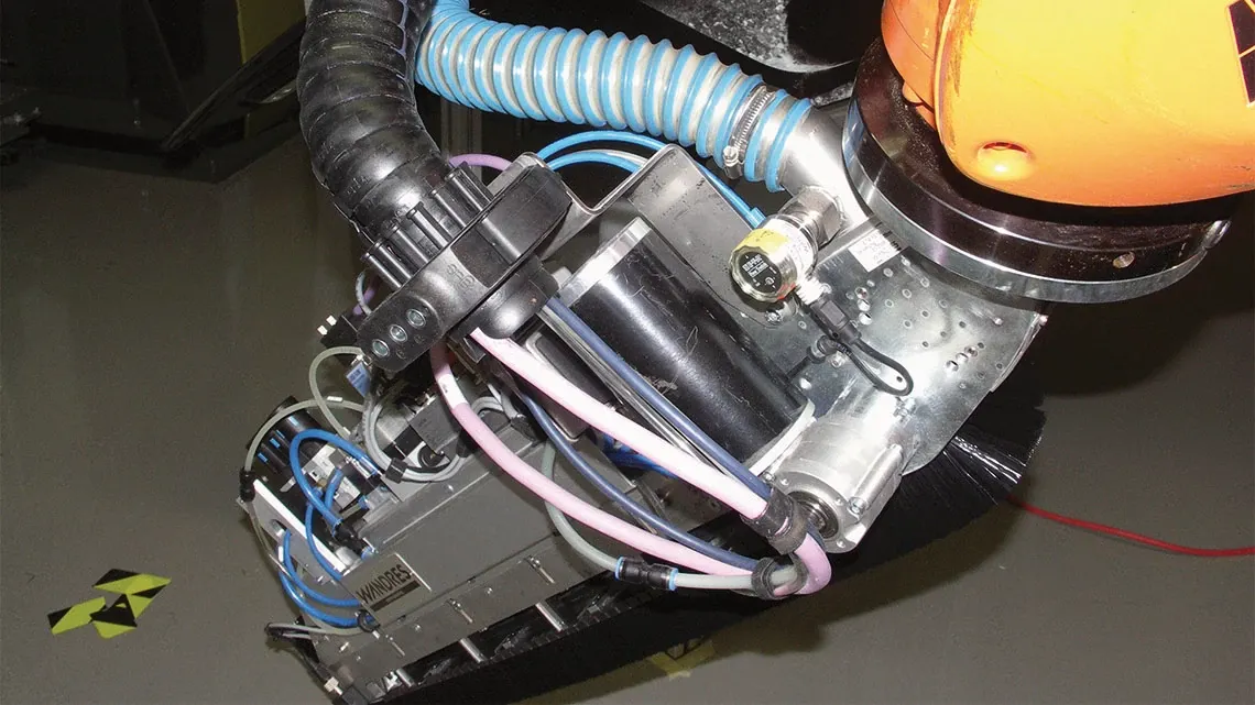 Robôs multiaxiais com cabos de bus