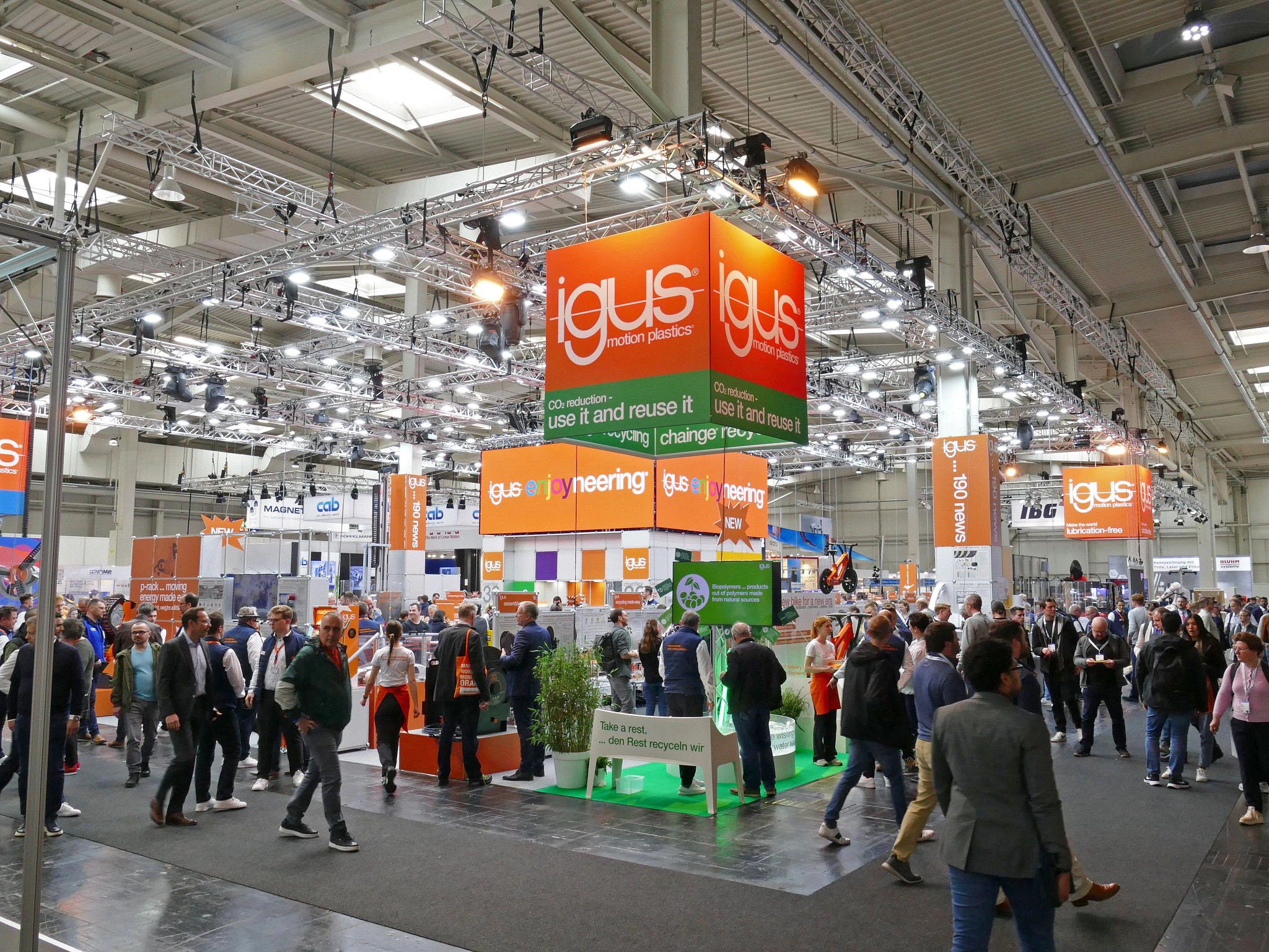 igus sur des salons partout dans le monde