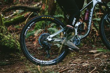 MTB with SRAM X01 AXS derailleur in action