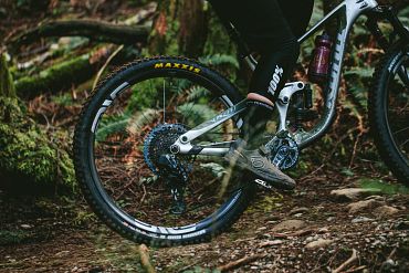 MTB avec dérailleur SRAM X01 AXS à l'œuvre
