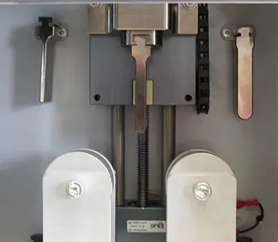 Lubrication-free lead screw linear system