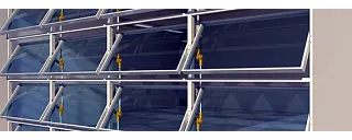 Facade with igubal spherical bearings