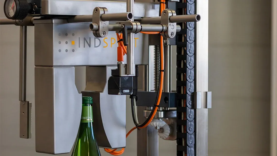 Unidad de control con cadena portacables