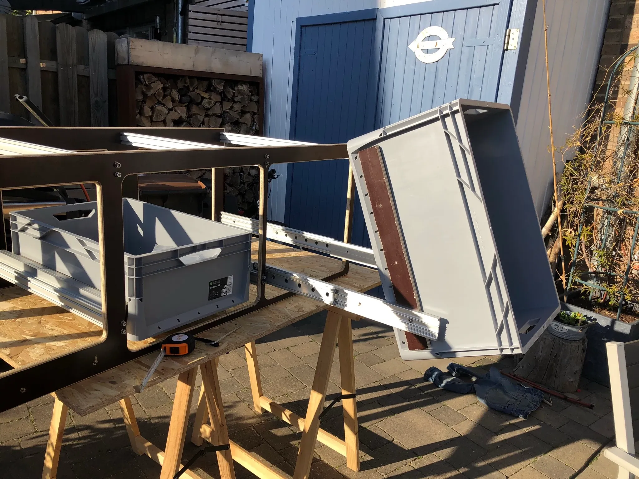 Boîte en plastique Montage dans notre Camperbox