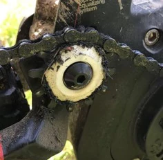 Pinhão em plástico impresso em 3D numa bicicleta elétrica