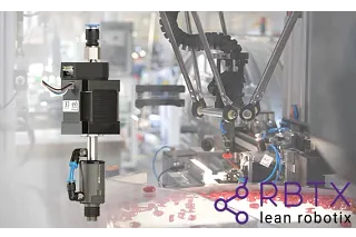 Lift-and-swivel suction unit on RBTX