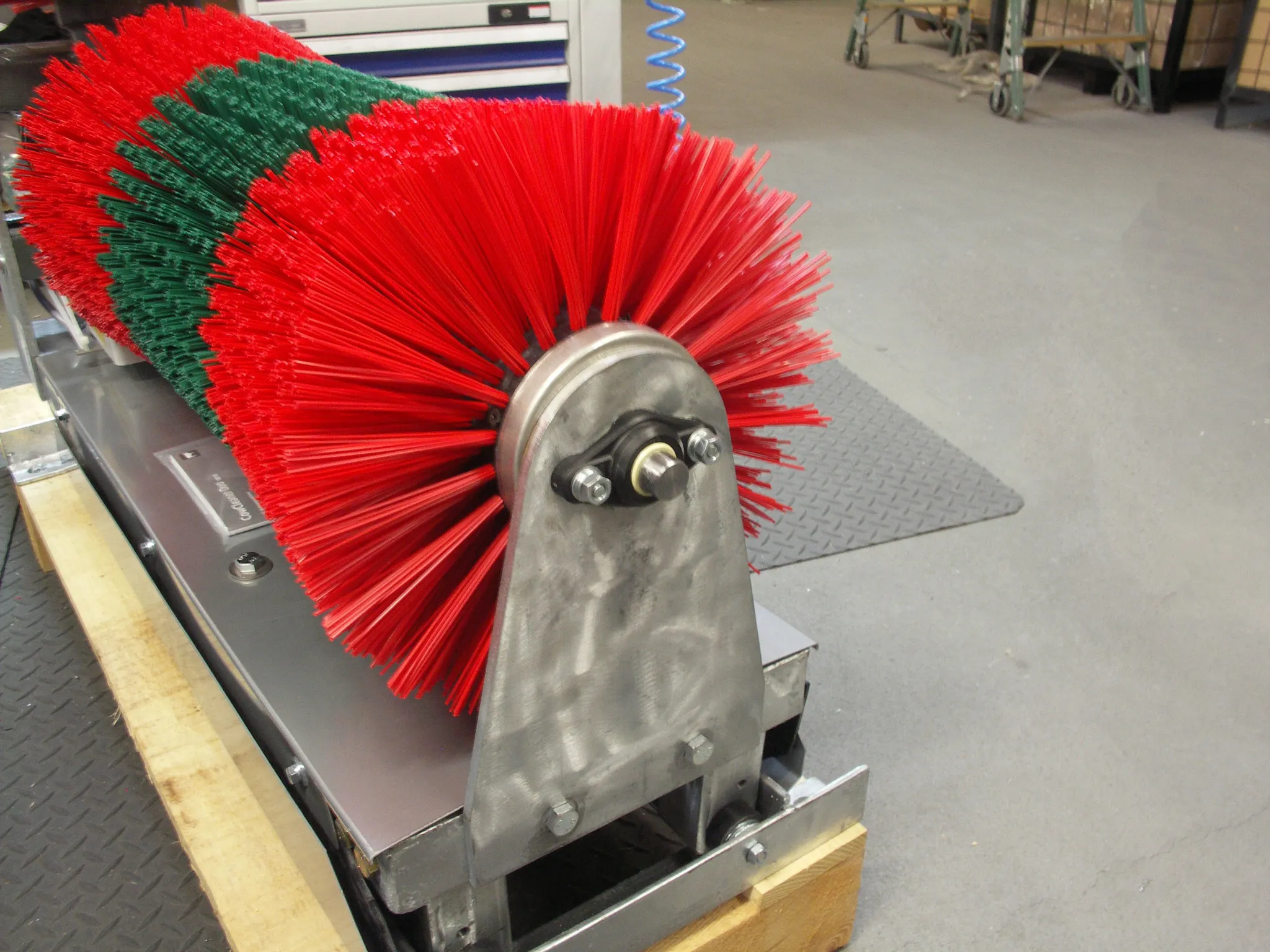 igubal on cow cleaning brush