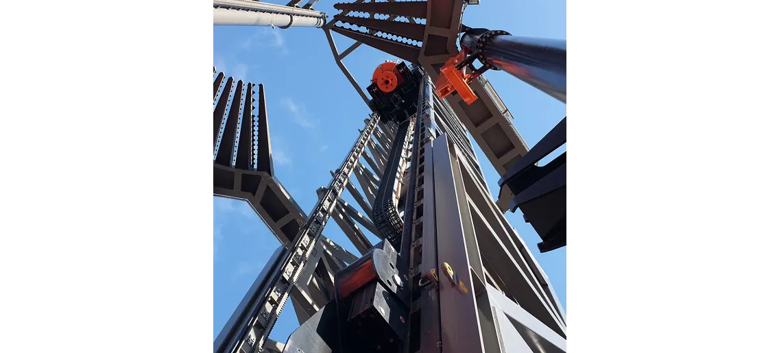 e-chain | Sheerleg cranes | igus Canada