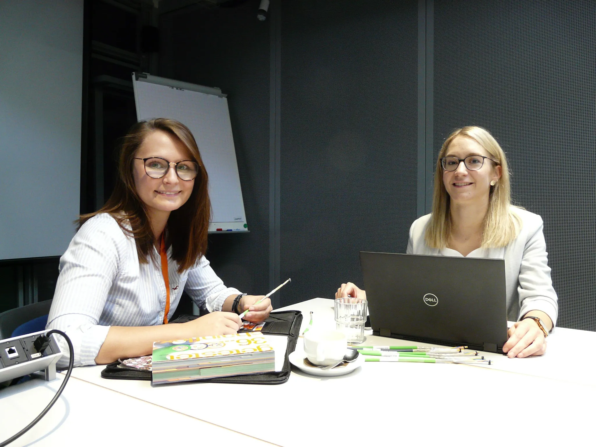 Product experts for cable/connector combinations