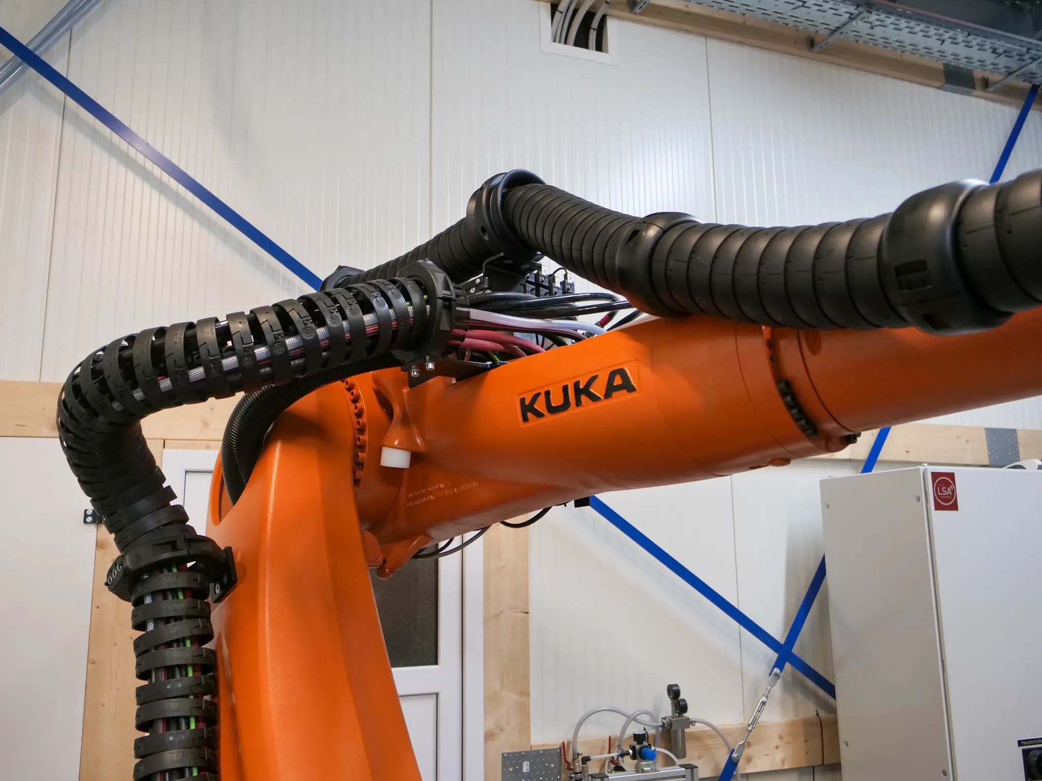 robot cable management