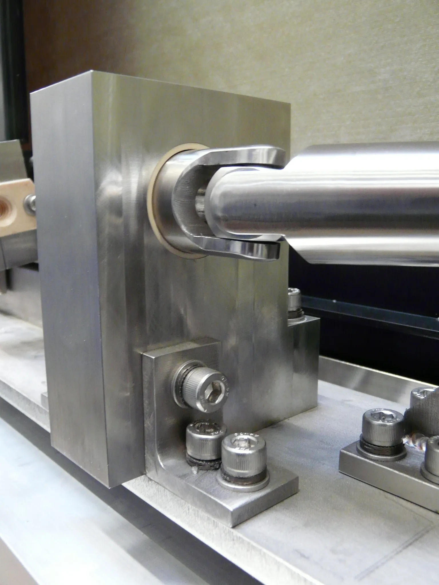 iglidur Gleitlager im Schiebetürantrieb