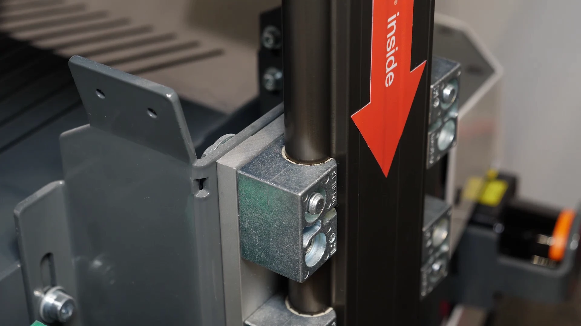 AGV from KNAPP with linear axis in detail