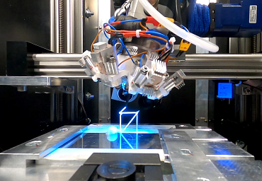AIMIS-FYT 3D printer in de ruimte. SAW lineaire aandrijving