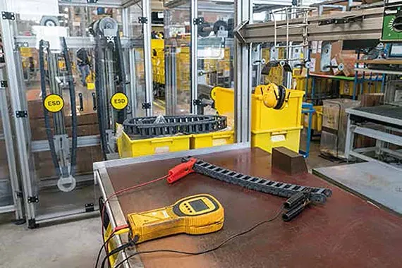 ESD test in the igus laboratory