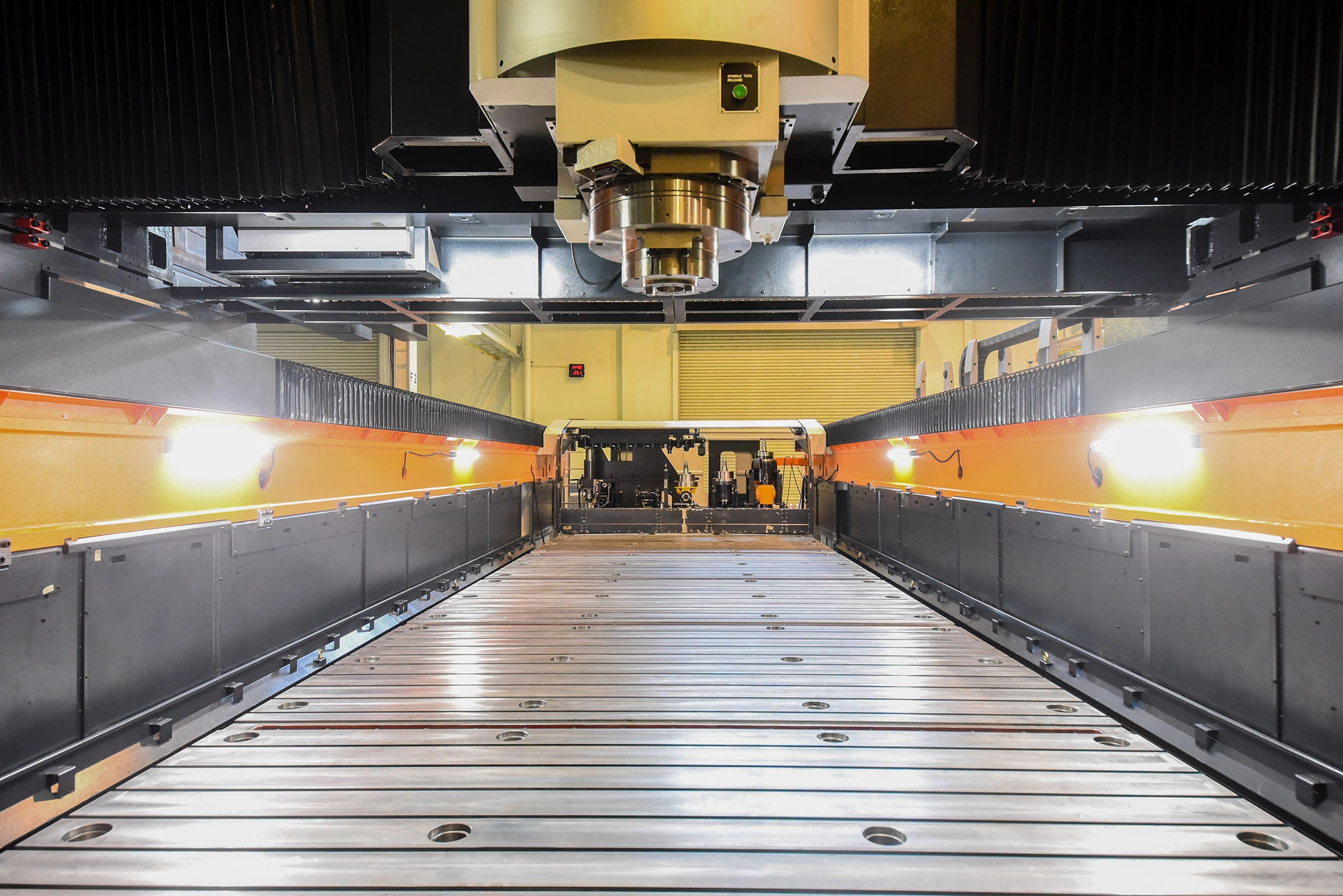 Centro di lavoro a portale KMC-G