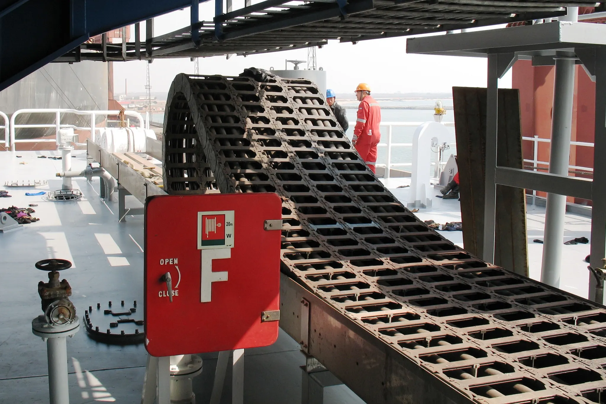 Cadena portacables en voladizo