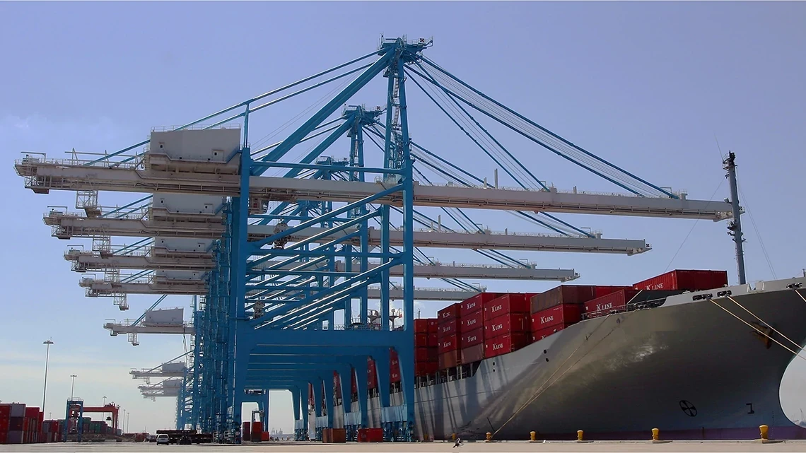Grúa portuaria