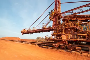 Heavy Duty Drag Chains for Long Travels and Gliding Applications | igus®