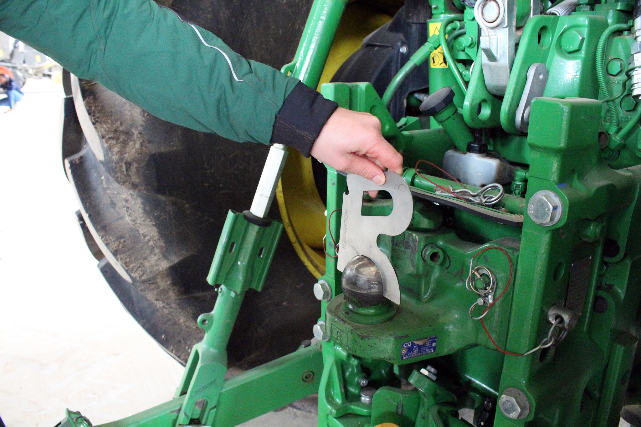 Smart spherical ball