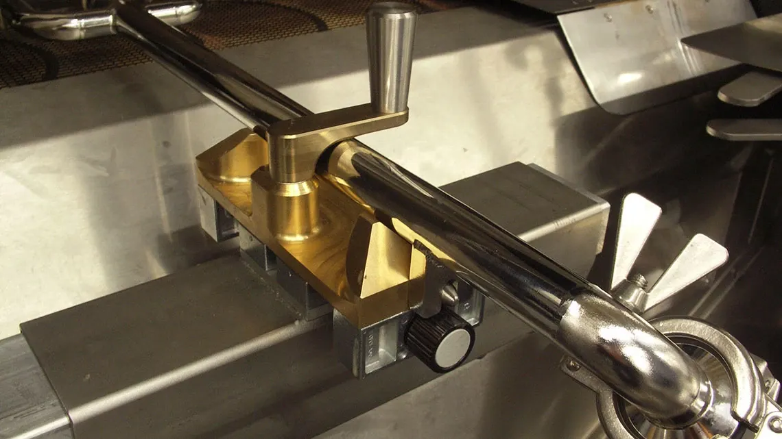 Tube d'injection de pâte Table linéaire à broches