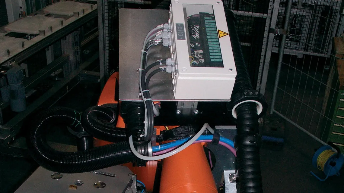 Universal module triflex RS with electrical box