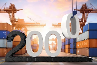 2,000th STS crane with igus e-chain