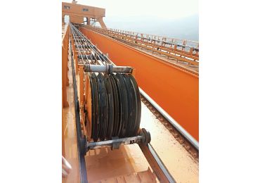 Cable tender on Goliath shipyard crane