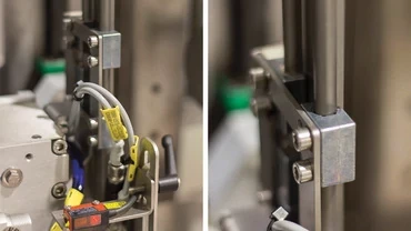 Adjustment of outlet sensor by drylin WS-1040 profile rail and carriage.