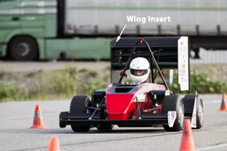 Wing insert on the car