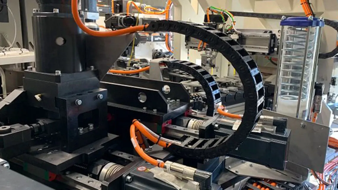 Chaînes porte-câbles pour pesticides