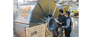 Grúa con pluma de nudillos