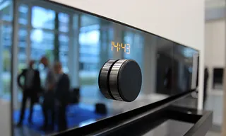 For an optimal feel of the unique rotary knob, much attention has been paid to the search for the optimal material for the bearing in the new generation of household appliances.