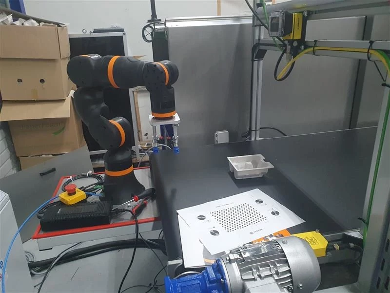 Rebel Cobot beim Sortieren