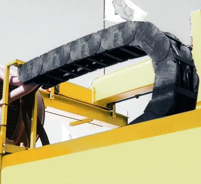 E4 Light cable carrier