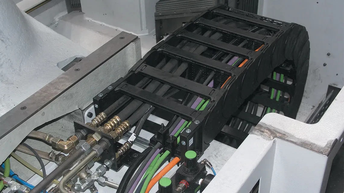 Catena portacavi con cavi chainflex