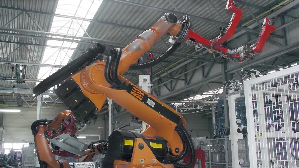 바디 쉘 생산 시 로봇을 위한 3D 에너지 공급