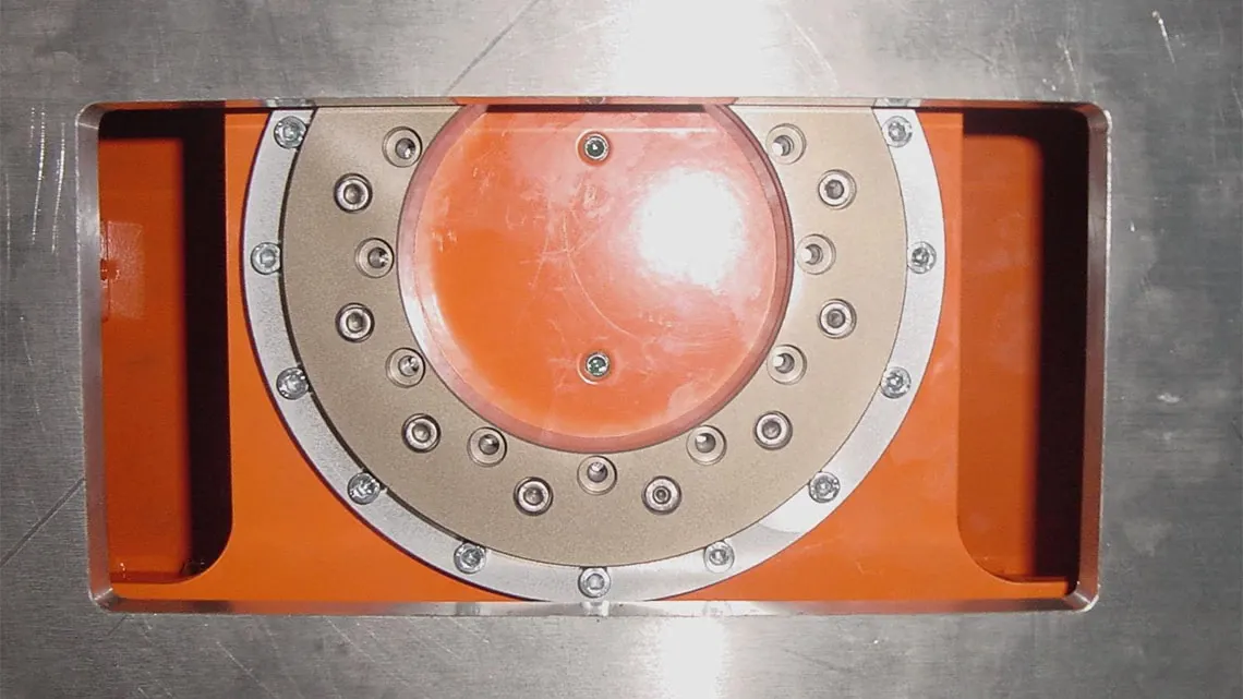 Pohled na PRT-100 zespodu