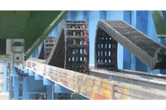 guidelite ECO vertical guide trough | igus®