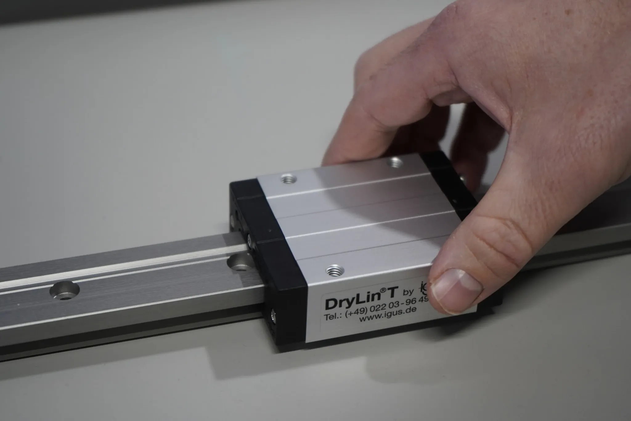 drylin t assembly