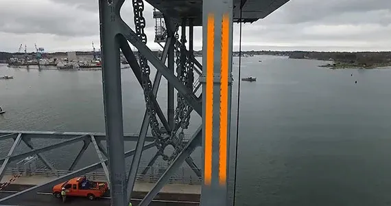 readychain on Memorial Bridge