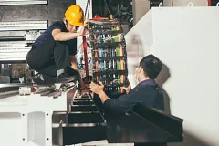 Completely pre-harnessed readychains at delivery