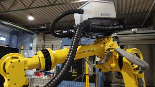 Robot with triflex® RS retraction module