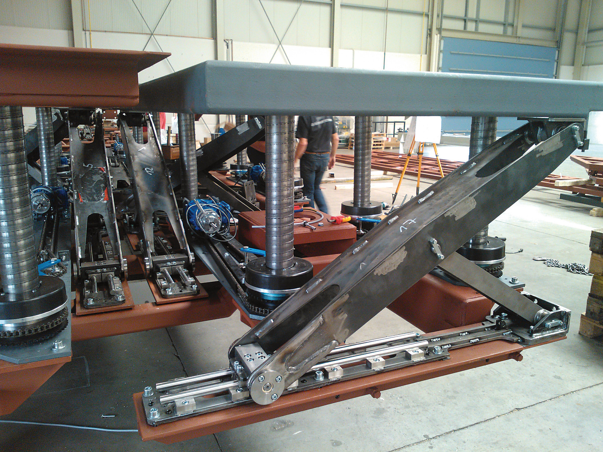 SBS Bühnentechnik GmbH stage platform