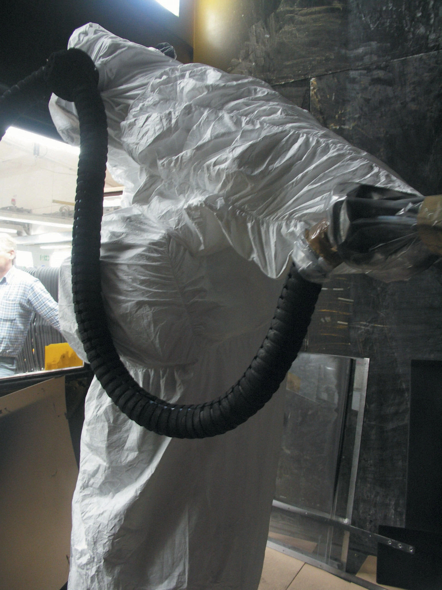 chainflex energy chain on the automotive painting robot