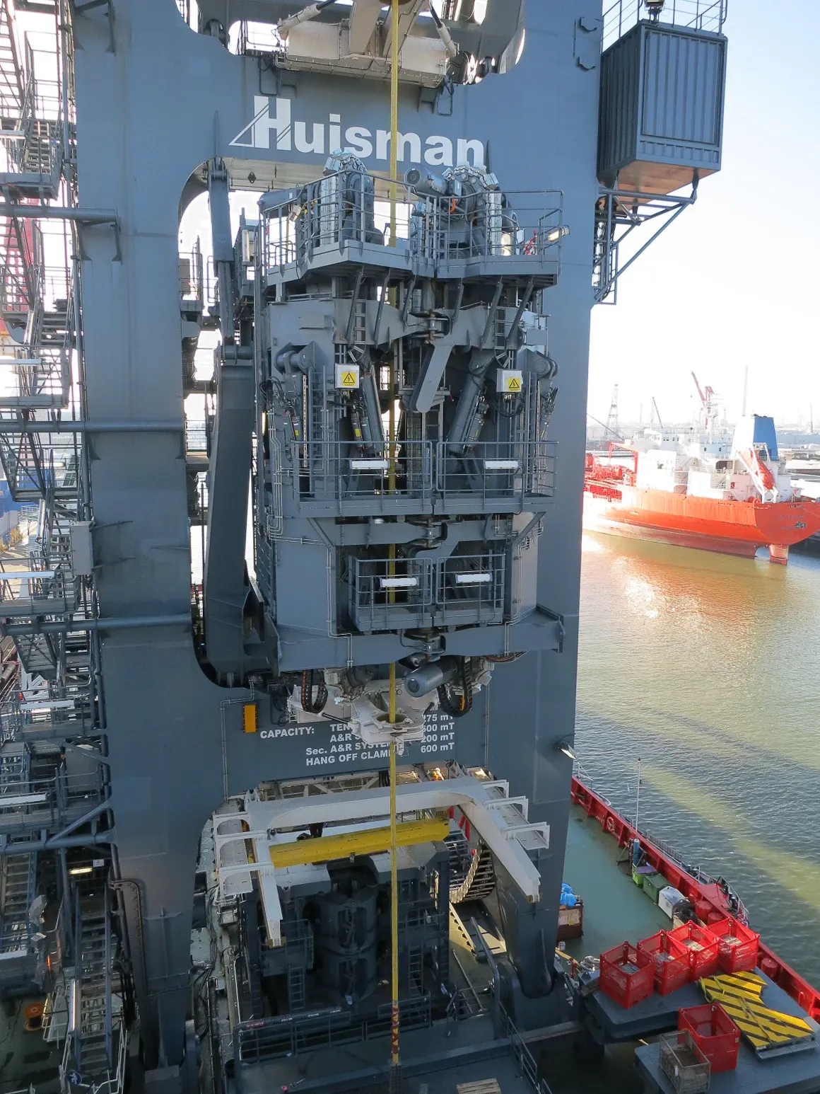 E4.1 e-chain® for adjusting the tensioner on the pipe diameter