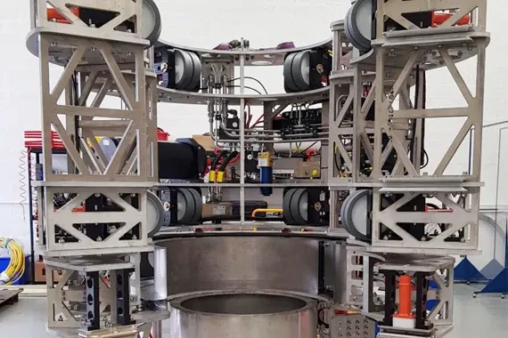 Cleaning and testing unit