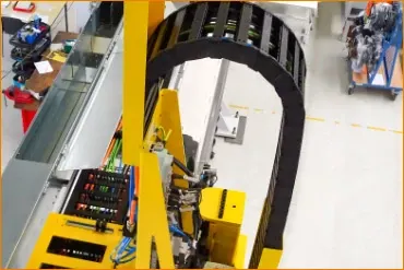 Energy chains for vertical movements